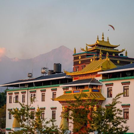 Отель Chokling Arthouse - The Treasure Of Himalayas Бир Экстерьер фото