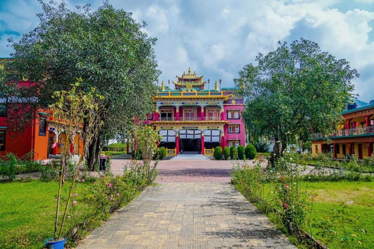 Отель Chokling Arthouse - The Treasure Of Himalayas Бир Экстерьер фото