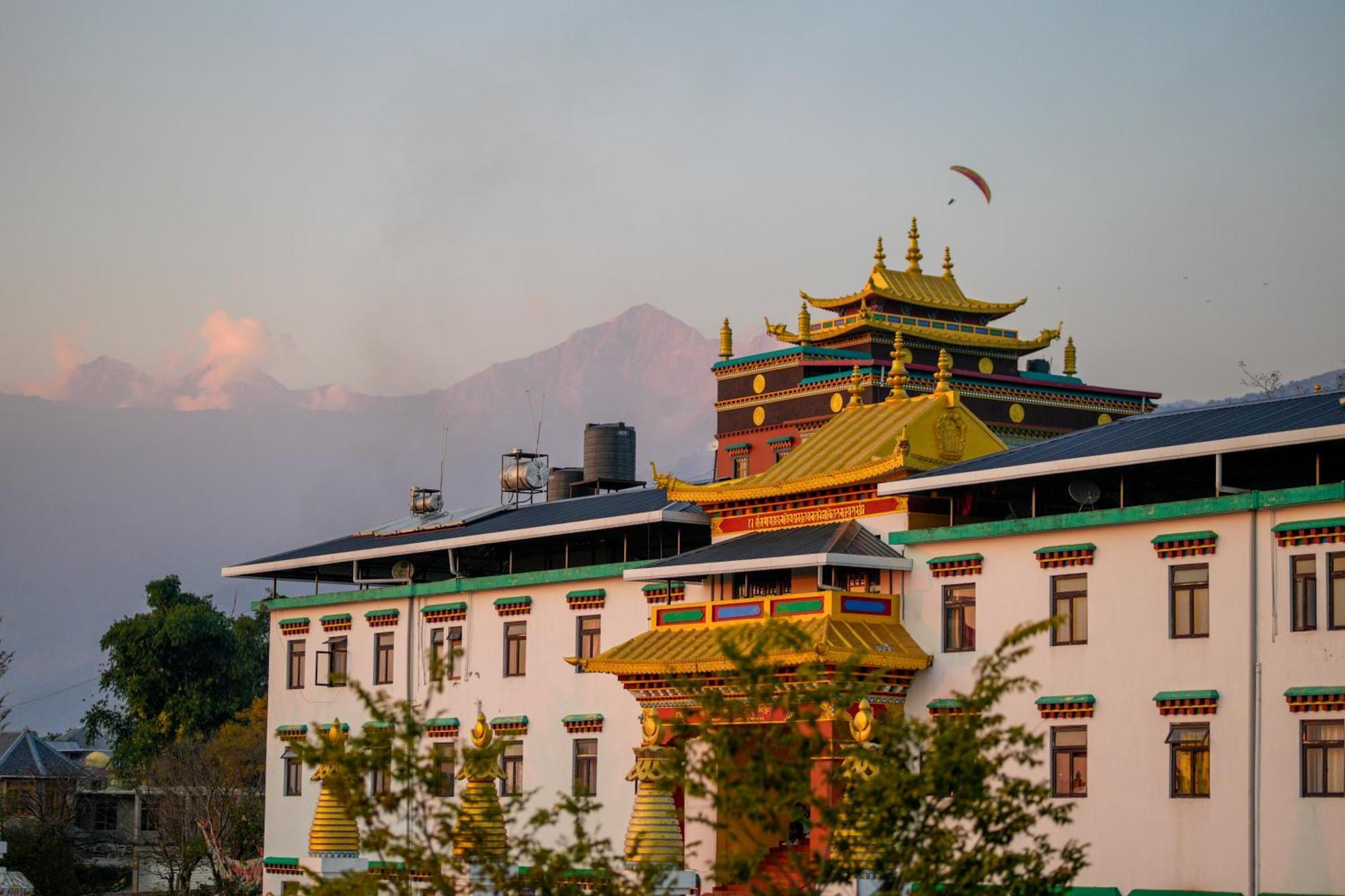 Отель Chokling Arthouse - The Treasure Of Himalayas Бир Экстерьер фото