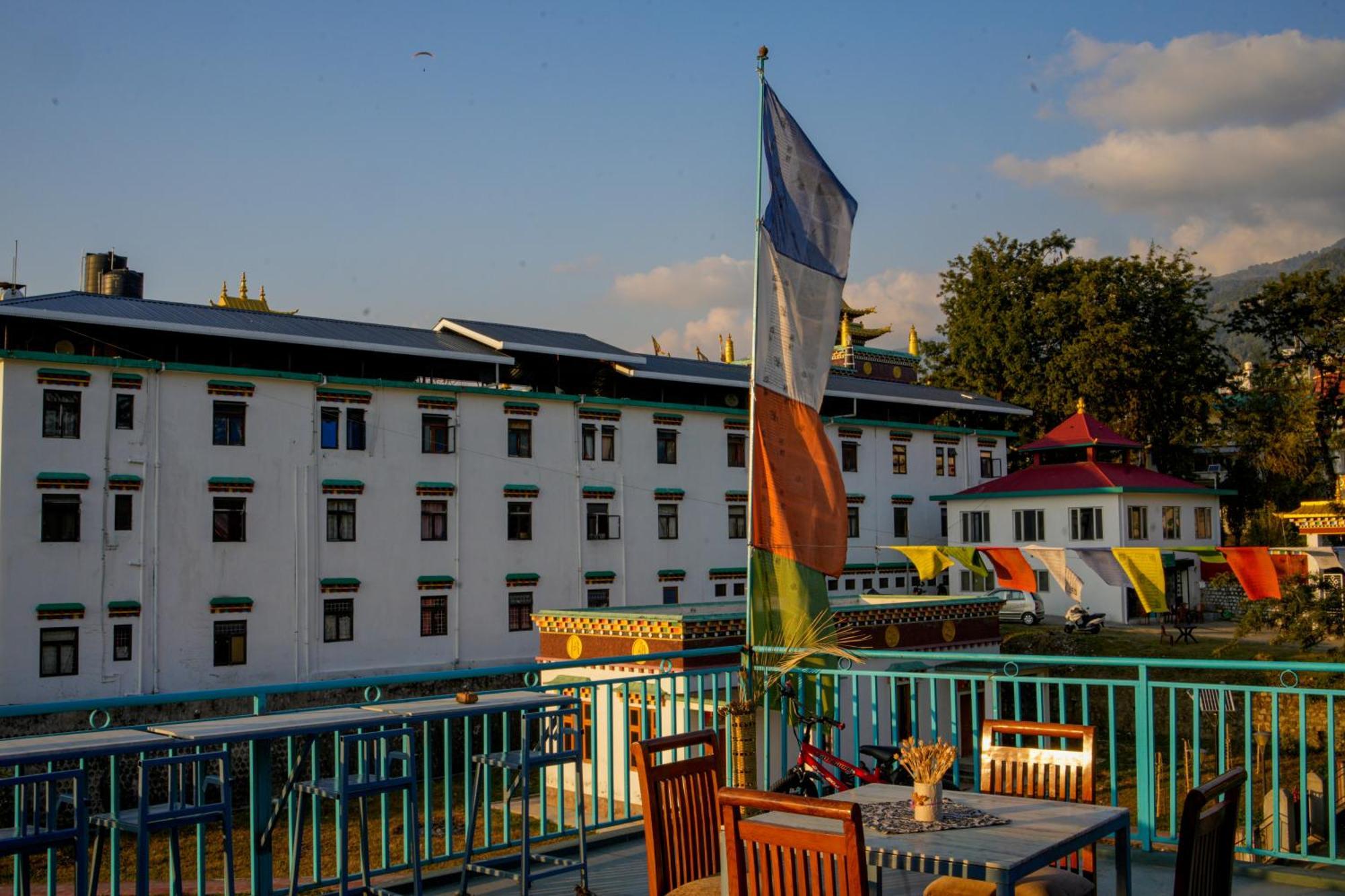 Отель Chokling Arthouse - The Treasure Of Himalayas Бир Экстерьер фото