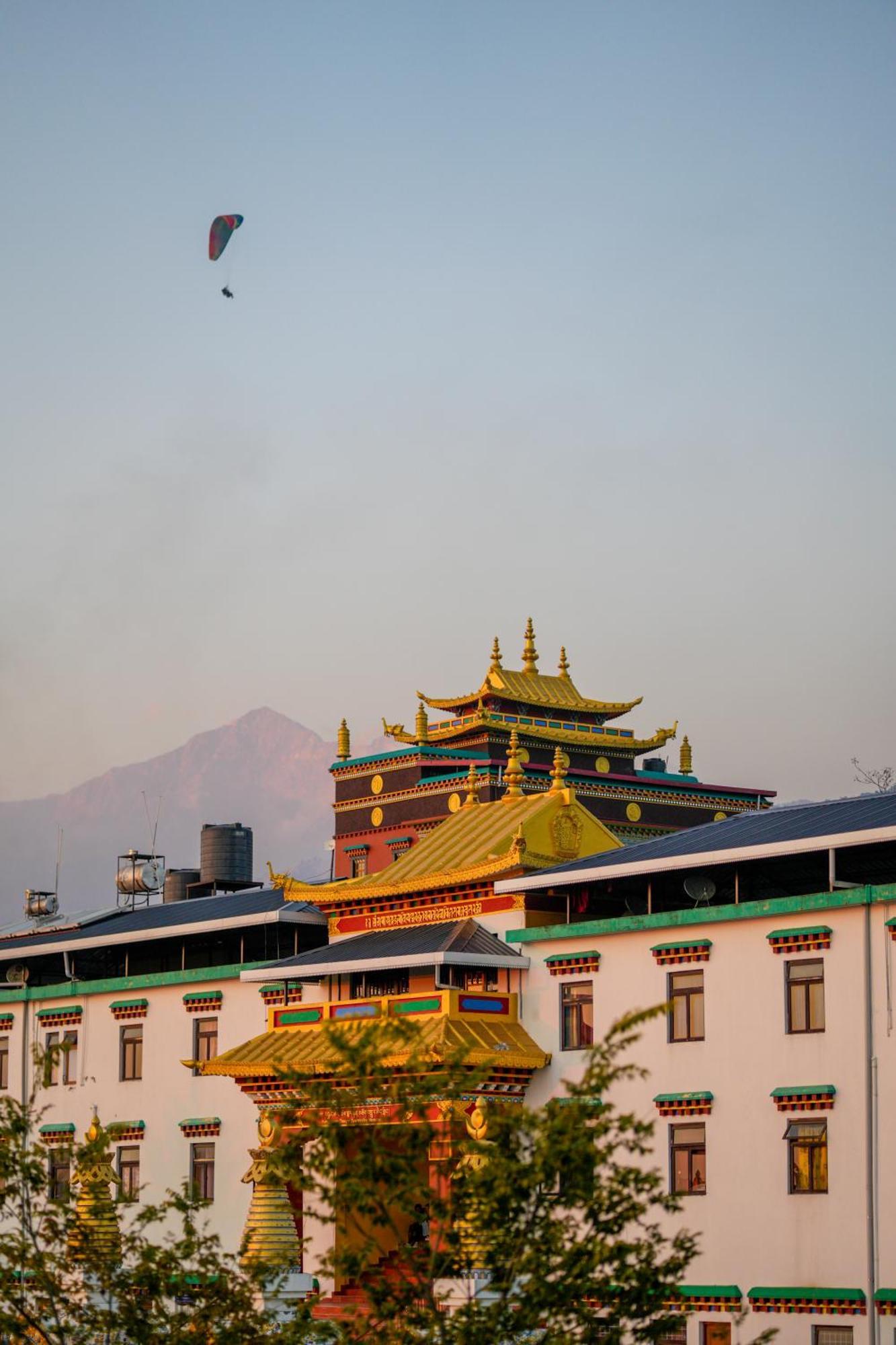 Отель Chokling Arthouse - The Treasure Of Himalayas Бир Экстерьер фото